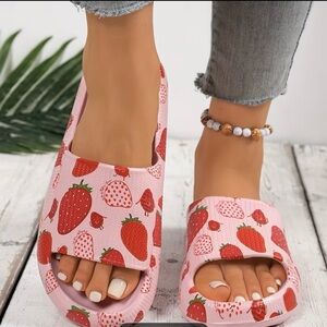 STRAWBERRY PINK SANDALS by Gecko Size 7.5-8